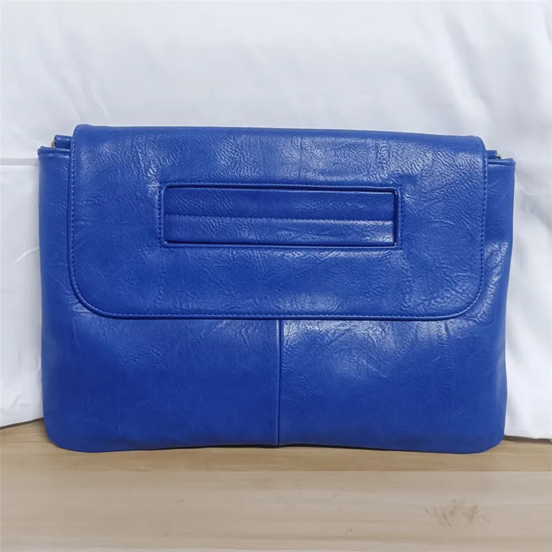 The Bella Clutch