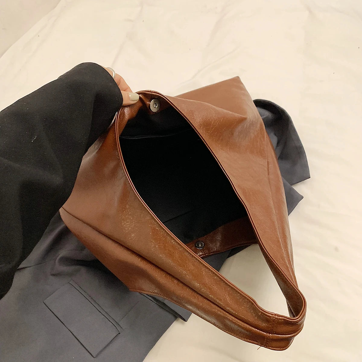 The Larg Bella Shoulder Bag
