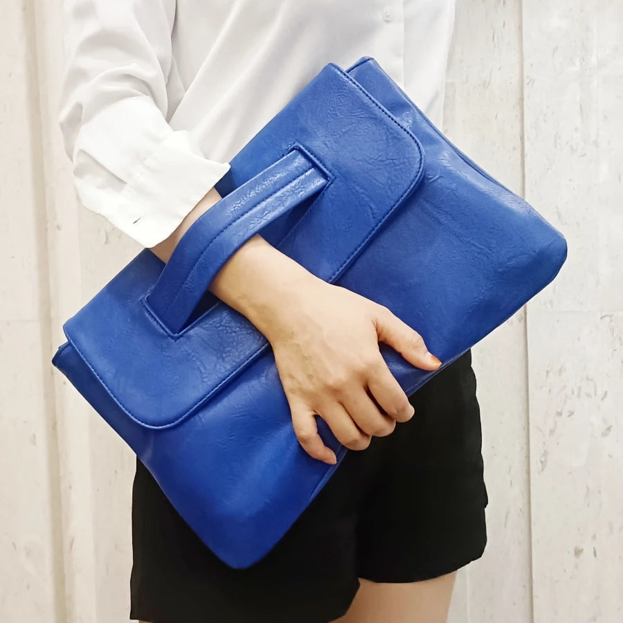 The Bella Clutch