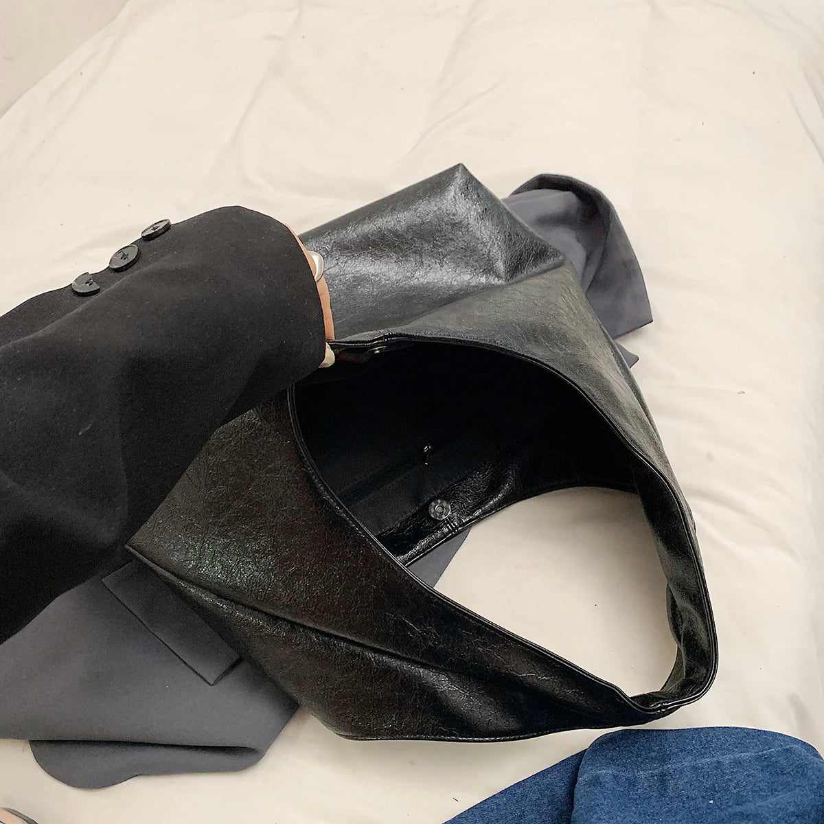 The Larg Bella Shoulder Bag