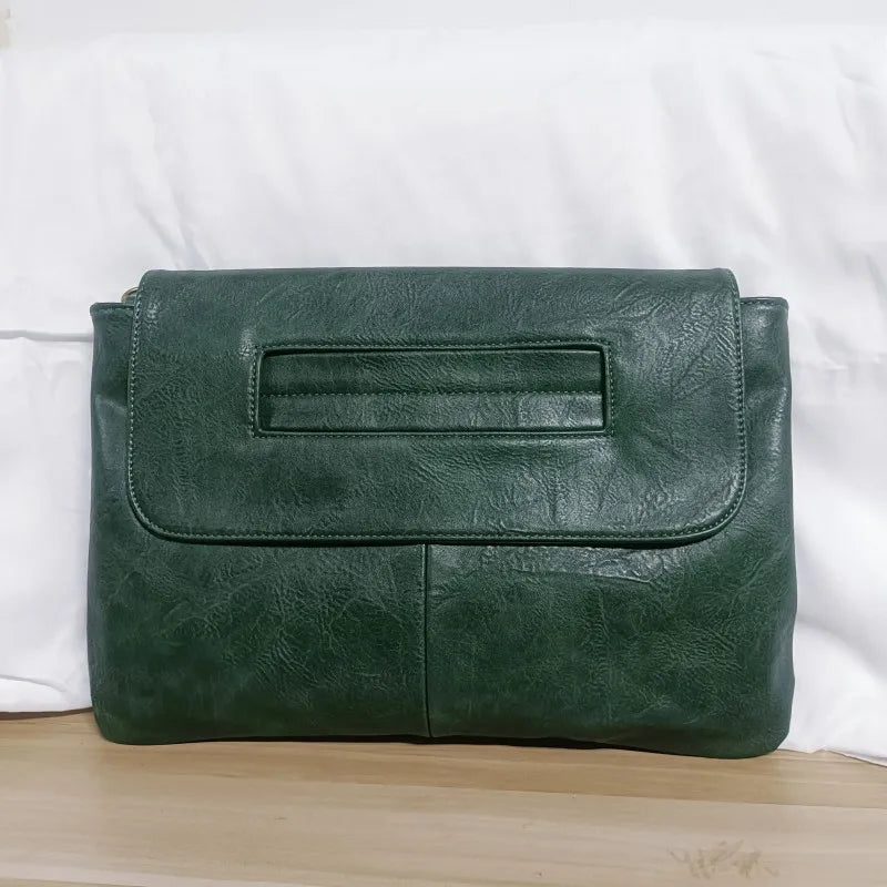 The Bella Clutch
