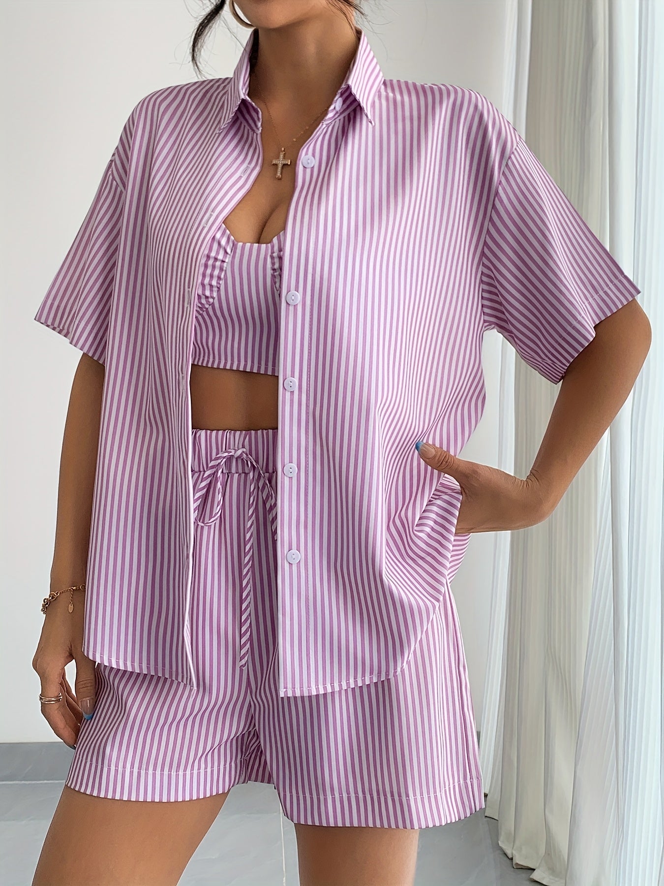 Freya™ | Stripete 3-delt Sommerset med Cami, Shorts og Skjorte