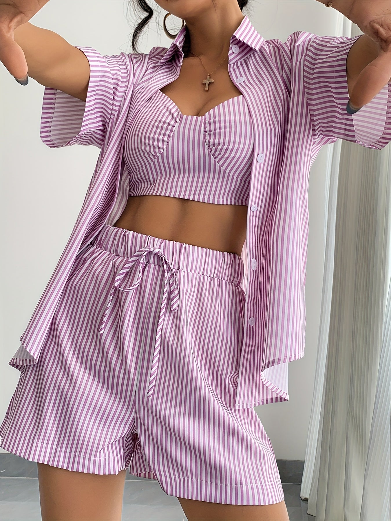 Freya™ | Stripete 3-delt Sommerset med Cami, Shorts og Skjorte