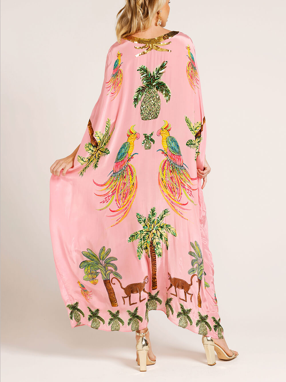 Robe unique à manches tombantes