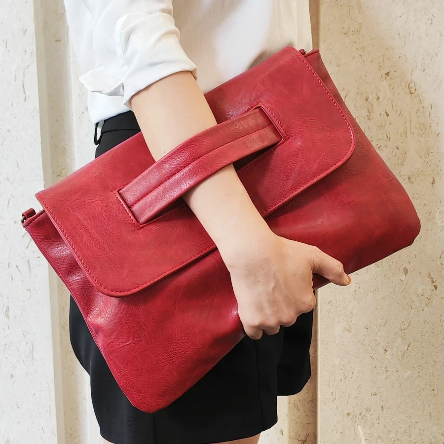 The Bella Clutch