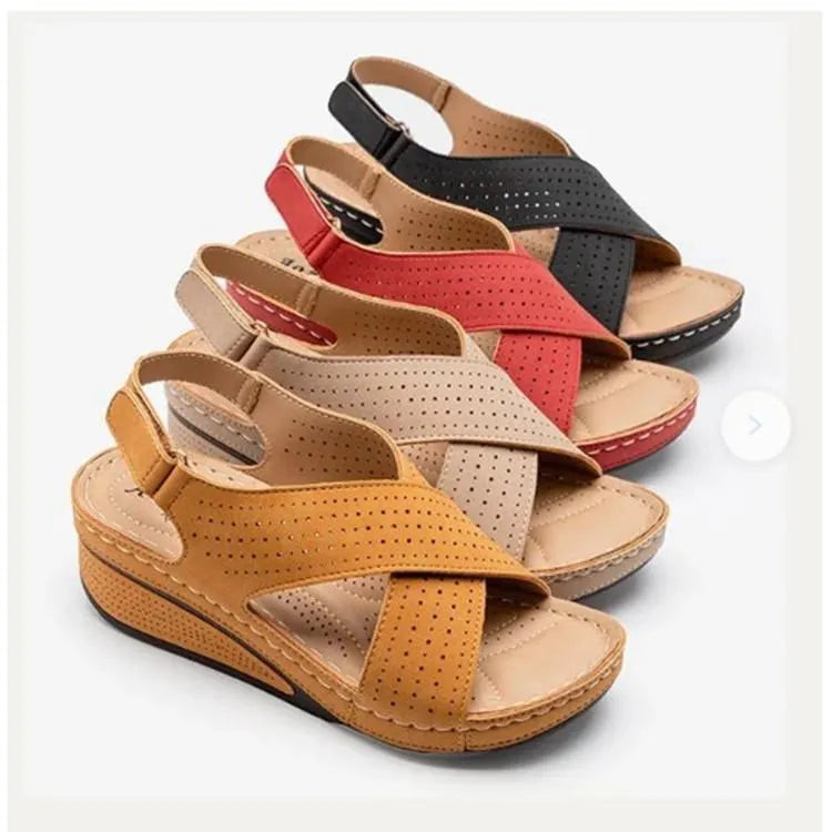 Frances | Comfortabele sandaal met sleehak