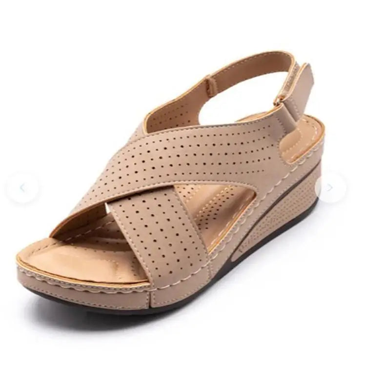 Frances | Comfortabele sandaal met sleehak
